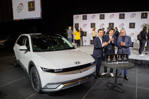 Hyundai IONIQ 5 osvojio trostruku krunu, uključujući nagradu za Svjetski automobil godine