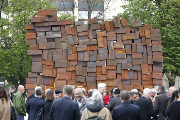Otkrivanje Spomenika žrtvama Holokausta i ustaškog režima