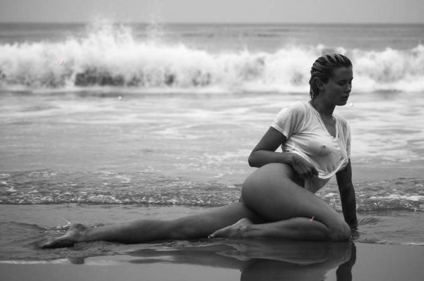 Ireland Baldwin