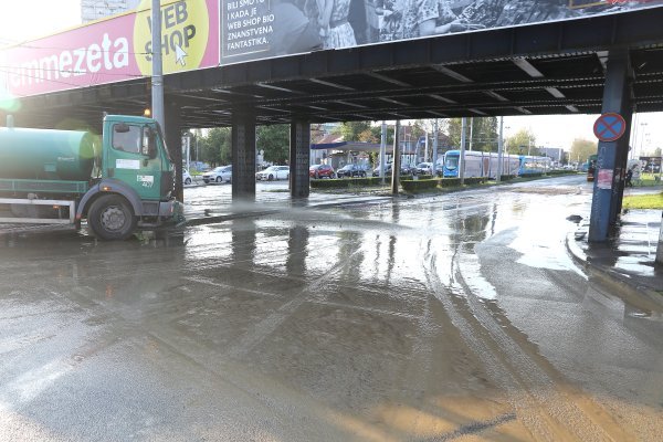 Puknuće cijevi Držićeva