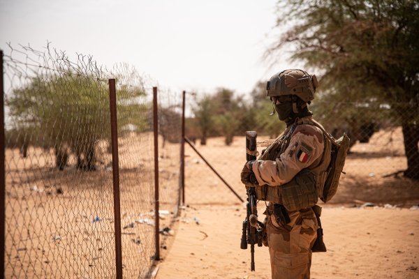 Povlačenje francuske vojske iz vojne baze Gossi u Maliju