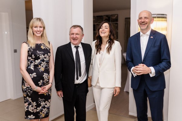 Kristina Thomas, Mike Downey, Zrinka Cvitešić i Simon Thomas