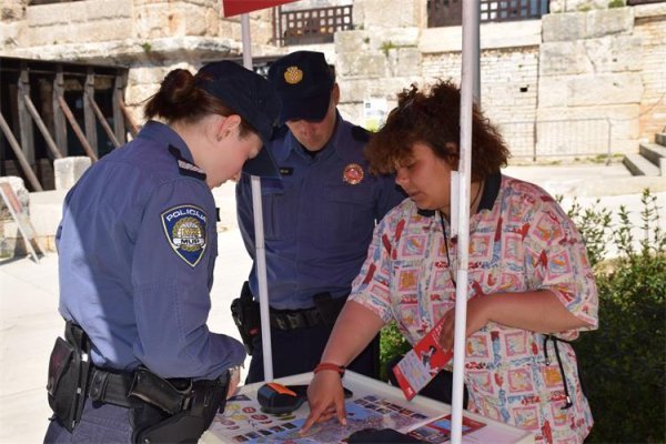Laura Hrestak i Kristofer Vukelić