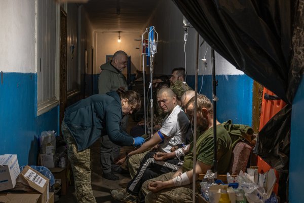 Ukrajinski ranjenici u poljskoj bolnici u Popasnu