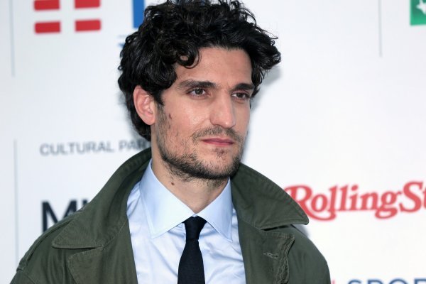 Louis Garrel ima glavnu ulogu u filmu 'Forever Young' (Les amandiers), ali i u svom redateljskom uratku (The Innocent)