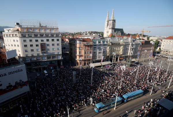 Prosvjed DOSTA! u Zagrebu