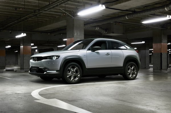 Mazda osvježila MX-30 za 2022.