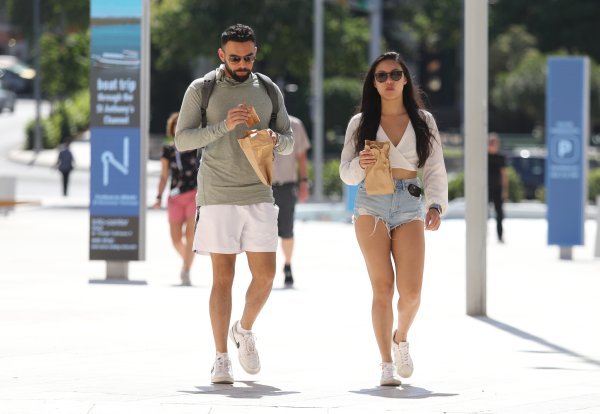 Turisti u razgledavanju Šibenika