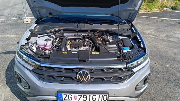 VW T-Roc 1.0 TSI Life: model s najslabijom verzijom trocilindričnog benzinskog TSI motora, snage 81 kW (110 KS), s prednjim pogonom i ručnim 6-stupanjskim mjenjačem