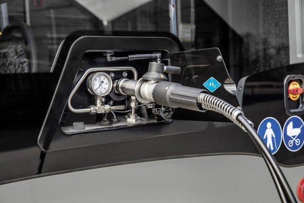 Toyotini moduli gorivnih ćelija u Mercedes-Benz eCitaro Range Extender-u: Kombinacija baterije i gorivnih članaka za povećanje dometa eliminira potrebu za međupunjenjima strujom tijekom vožnji