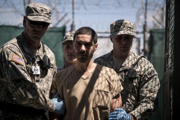 U filmu Kevina Macdonalda 'Mauritanac: Dnevnik iz Guantanama' (2021.) Slahija igra Tahar Rahim