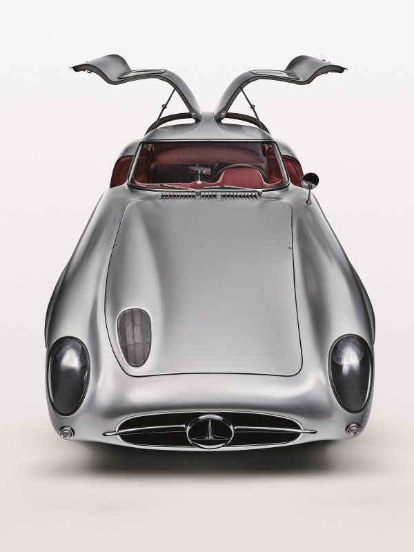 Mercedes-Benz 300 SLR 'Uhlenhaut Coupé' iz 1955. prodan za rekordnih 135 milijuna eura