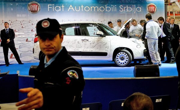 Fiat je otvorio proizvodnu liniju u novoj tvornici u Kragujevcu u Srbiji za svoj novi obiteljski model 500L u travnju 2012.