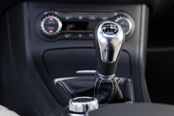 Mercedes-Benz se 2023. oprašta od ručnih mjenjača