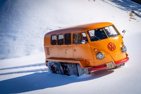 VW T1 'Half-track Fox' iz 1962.