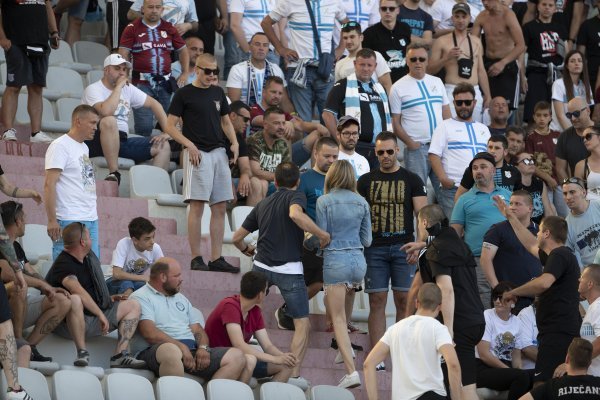 Navijačica i navijač Hajduka među pripadnicima Armade