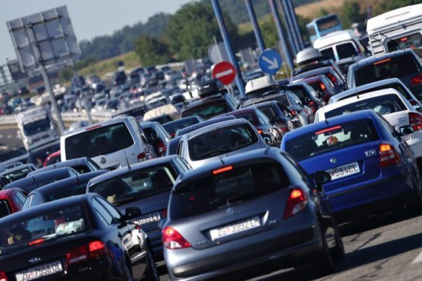 Kilometarske kolone zbog smjene turista