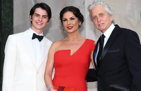 Catherine Zeta Jones i Michael Douglas sa sinom Dylanom