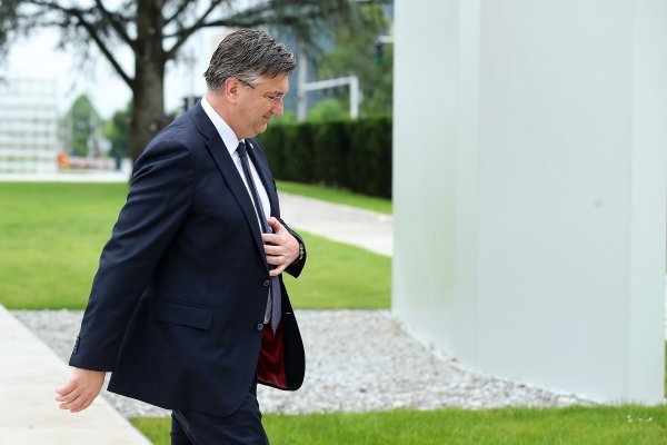 Andrej Plenković i Gordan Jandroković položili su vijenac kod Spomenika domovini