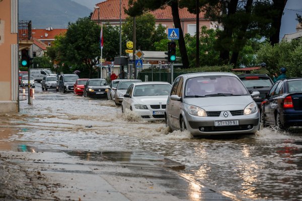 Snažno nevrijeme na području Kaštela i Trogira izazvalo poplave i bujice