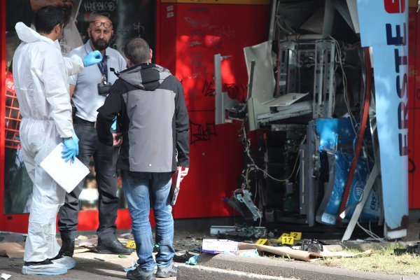 Eksplozija bankomata u Folnegovićevom naselju