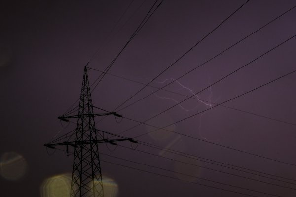 Munje iznad Zagreba tijekom nevremena