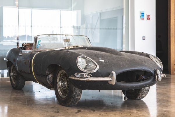 Jaguar E-type (iz 1965.) prije obnove