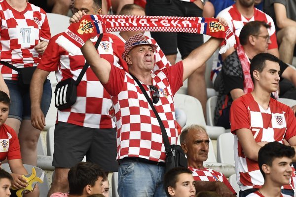 Navijači na utakmici Hrvatska - Francuska, Liga nacija, Poljud, 6.6.2022.