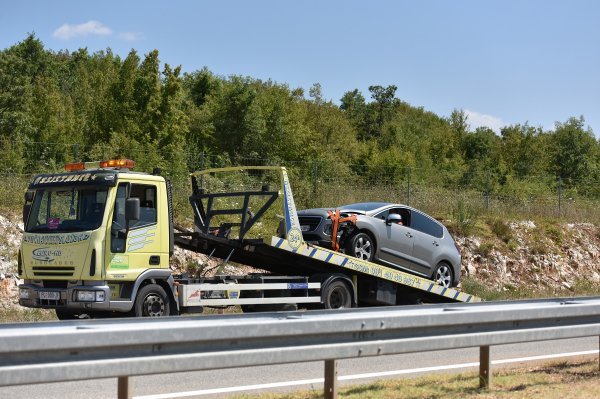 HAK ili neki druga organizacija vam može pomoći da ne ostanete stajati na vrućem suncu s pokvarenim vozilom