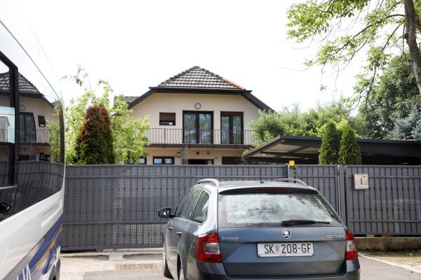 U policijskoj akciji uhićen bivši gradonačelnik Petrinje Darinko Dumbović