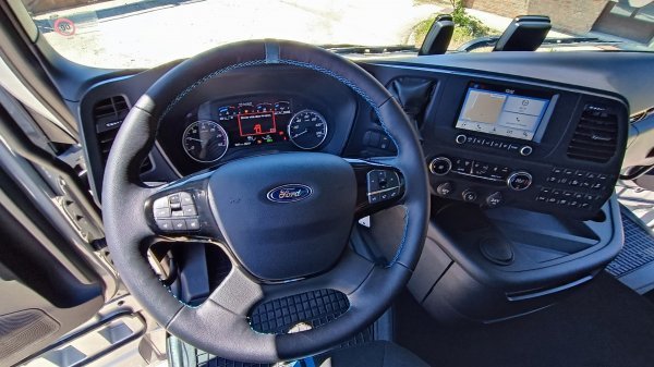 Ford F-MAX-u Blackline: Vrhunski tegljač s dizajnom inspiriranim Mustangom