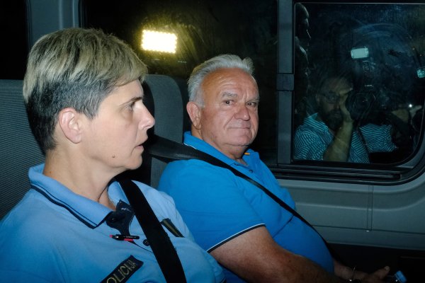 Darinko Dumbović nakon ispitivanja u Uskoku