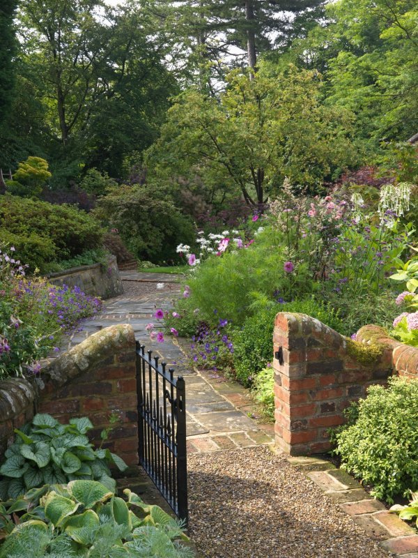 Zalijevanje vrta jedan je od najvažnijih stavki tijekom toplih ljetnih mjeseci.