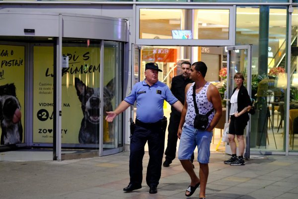 Dojava o bombi u Avenue Mallu