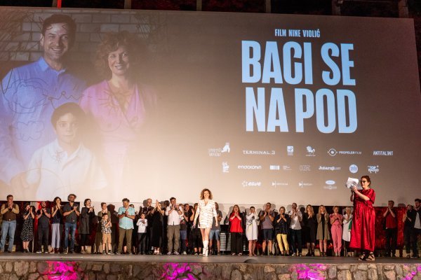 Zagrebačka premijera filma 'Baci se na pod'