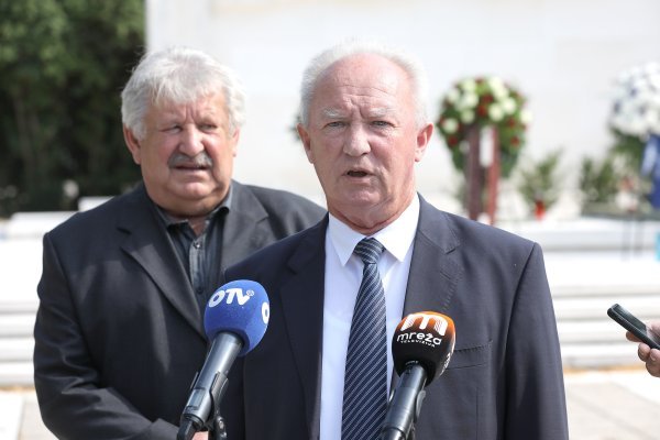 Izaslanstvo Saveza antifašističkih boraca i antifašista položilo je cvijeće na Mirogoju