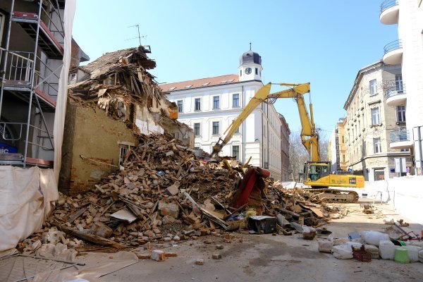 Rrušenje zgrade na uglu Đorđićeve i Petrinjske, simbola zagrebačkog potresa