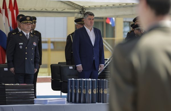 Milanović na promociji polaznika vojnih škola