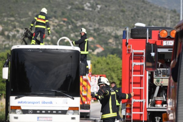 Izbio požar na autobusu Autotransporta Šibenik