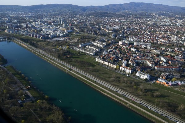 Jarunsko jezero i susjedni kvart iz zraka