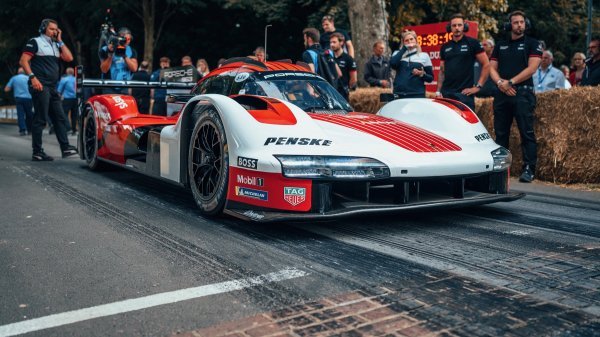 Porsche na Goodwoodu predstavio LMDh prototip 963: Trkaći hibridni bolid za Le Mans 2023.