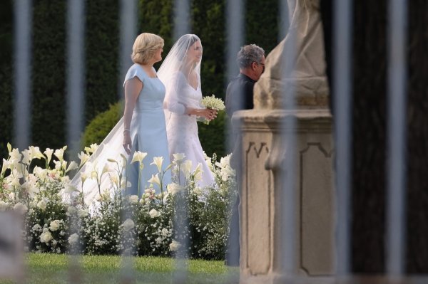 Vjenčanje Alana Howarda i Caroline Byron