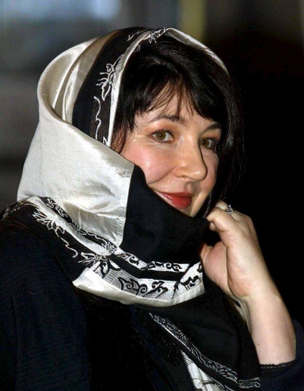 Kate Bush snimljena 2005. godine kad je stigla u Buckinghamsku palaču