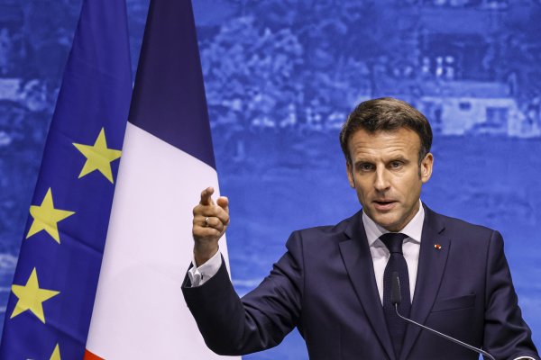 Emmanuel Macron na samitu G7