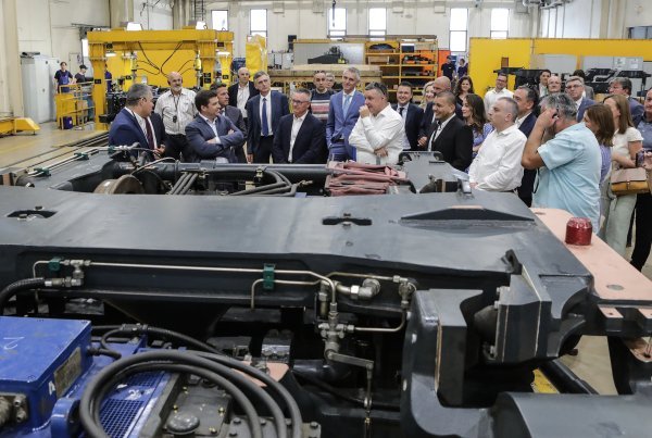 Ministar Oleg Butković posjetio je Končar– Električna vozila