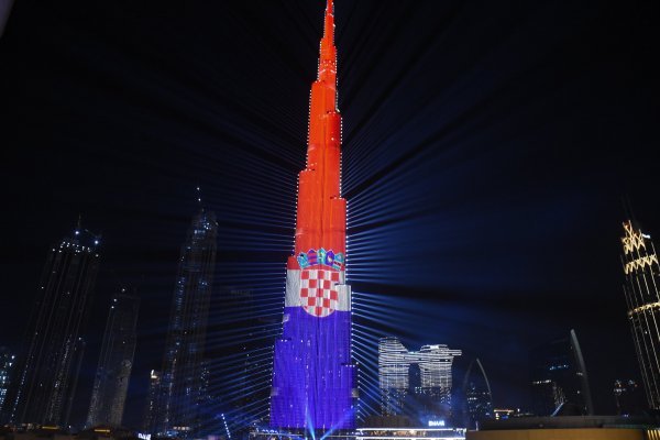 Burj Khalifa u bojama hrvatske zastave