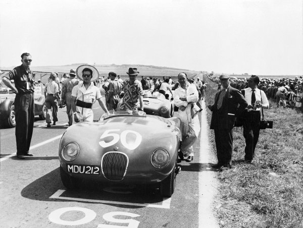 Prvi Jaguar C-type Continuation je spreman: Sir Stirling Moss se istim modelom utrkivao 1952.