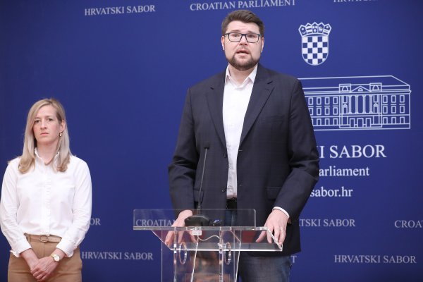 Peđa Grbin i Mirela Ahmetović govorili o inicijativi za promjenu Ustava