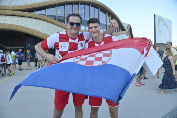 Atmosfera u dvorani Stožice: Slovenija - Hrvatska