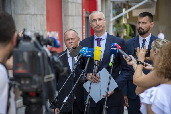 Konferencija Ivice Puljka o kršenju izborne šutnje